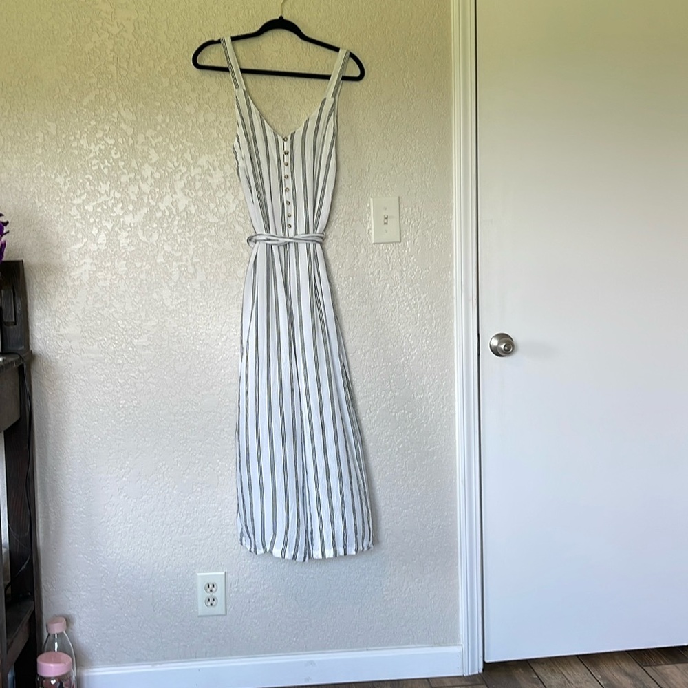 American Eagle Outfitters size S jumpsuit.